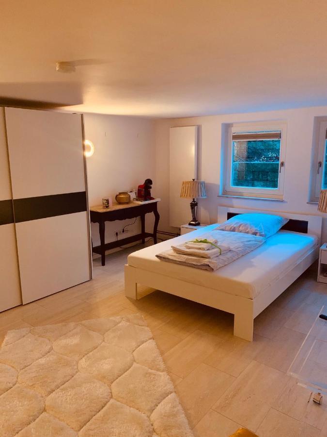 דיסלדורף Souterrain Zimmer Mit Separatem Eingang Und Bad מראה חיצוני תמונה