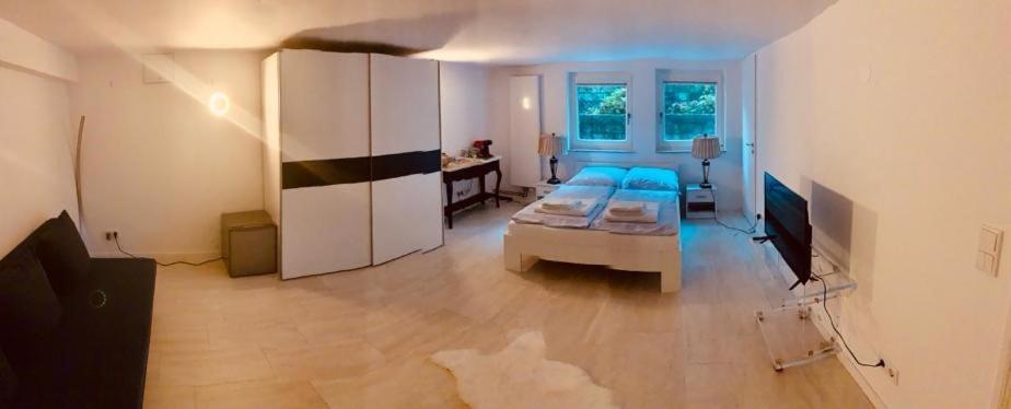 דיסלדורף Souterrain Zimmer Mit Separatem Eingang Und Bad מראה חיצוני תמונה